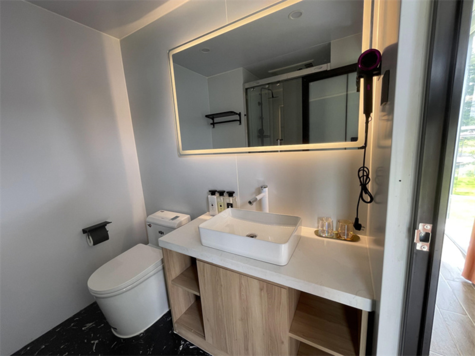 Klimatyzowany mobilny dom modułowy Air Essence™ Nest N1, kapsuła mieszkalna z dwoma łóżkami i łazienką o powierzchni 28,4 m² - obrazek 7