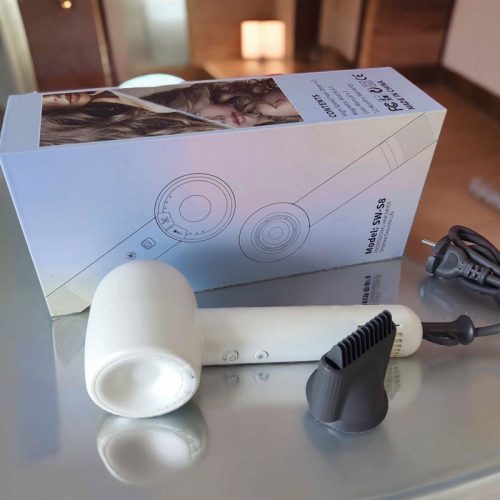 Inteligentna suszarka do włosów z jonizacją Air Essence™ MistralBlast iQ Ionic White photo review