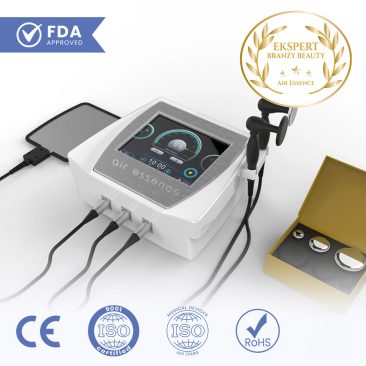 Białe urządzenie Air Essence™ CET RET do modelowania sylwetki i redukcji bólu (TECAR, fale radiowe RF) z cyfrowym wyświetlaczem, oraz wymiennymi końcówkami. Wyświetlane są certyfikaty FDA, ISO, CE i ROHS oraz ekcpert marki beauty.