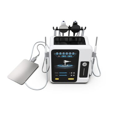 Air Essence™ Tecar (CET RET BIO) to nowoczesne urządzenie elektroniczne z cyfrowym wyświetlaczem, przeznaczone do zabiegów na skórę lub ciało przy użyciu Tecar CET RET i biomikroprądów, pokazane na białym tle.