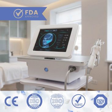 Air Essence™ Ventys V5 urządzenie do mezoterapii mikroigłowej RF w gabinecie kosmetologicznym. System z ekranem dotykowym i głowicą zabiegową do radiofrekwencji mikroigłowej, przeznaczony do liftingu, ujędrniania i regeneracji skóry. Urządzenie spełnia normy CE, ISO oraz RoHS i przeznaczone jest do profesjonalnych zastosowań.